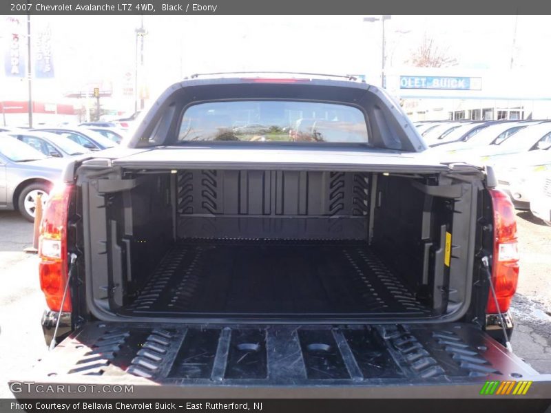 Black / Ebony 2007 Chevrolet Avalanche LTZ 4WD