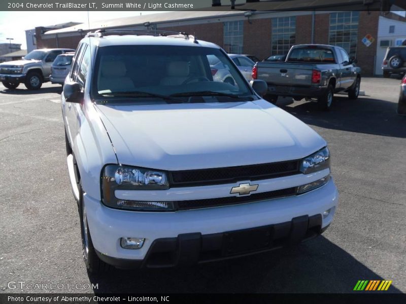 Summit White / Light Cashmere 2004 Chevrolet TrailBlazer LT