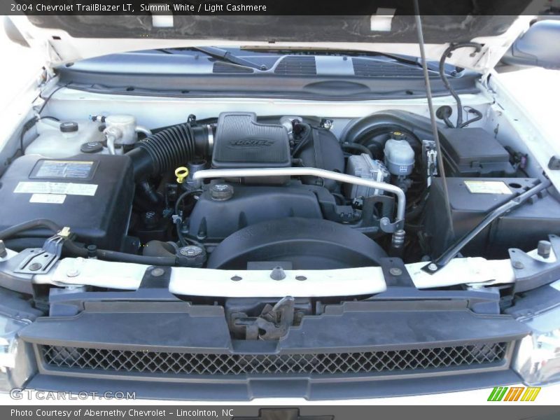 Summit White / Light Cashmere 2004 Chevrolet TrailBlazer LT
