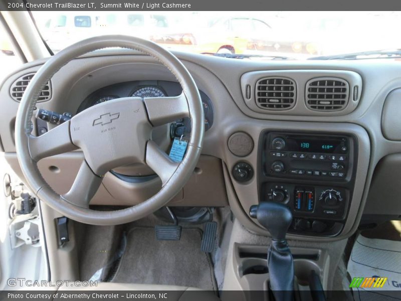 Summit White / Light Cashmere 2004 Chevrolet TrailBlazer LT