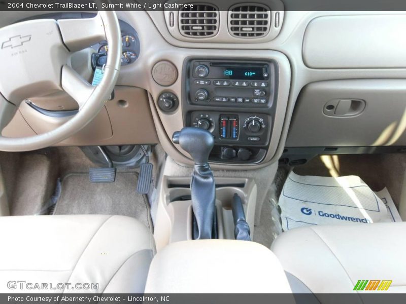 Summit White / Light Cashmere 2004 Chevrolet TrailBlazer LT