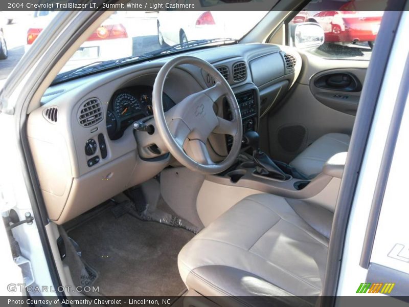 Summit White / Light Cashmere 2004 Chevrolet TrailBlazer LT