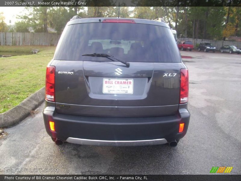 Meteor Grey Metallic / Grey 2007 Suzuki XL7