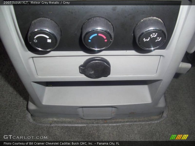 Meteor Grey Metallic / Grey 2007 Suzuki XL7