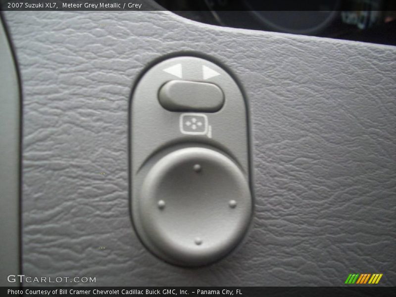 Meteor Grey Metallic / Grey 2007 Suzuki XL7