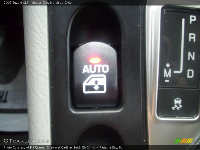 Meteor Grey Metallic / Grey 2007 Suzuki XL7