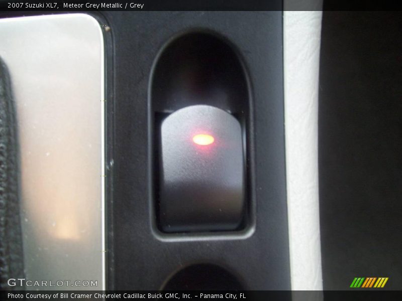 Meteor Grey Metallic / Grey 2007 Suzuki XL7