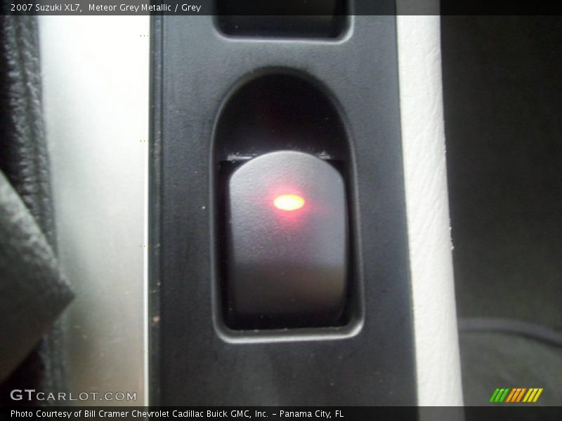 Meteor Grey Metallic / Grey 2007 Suzuki XL7