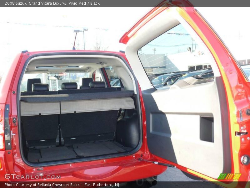 Vivid Red / Black 2008 Suzuki Grand Vitara Luxury