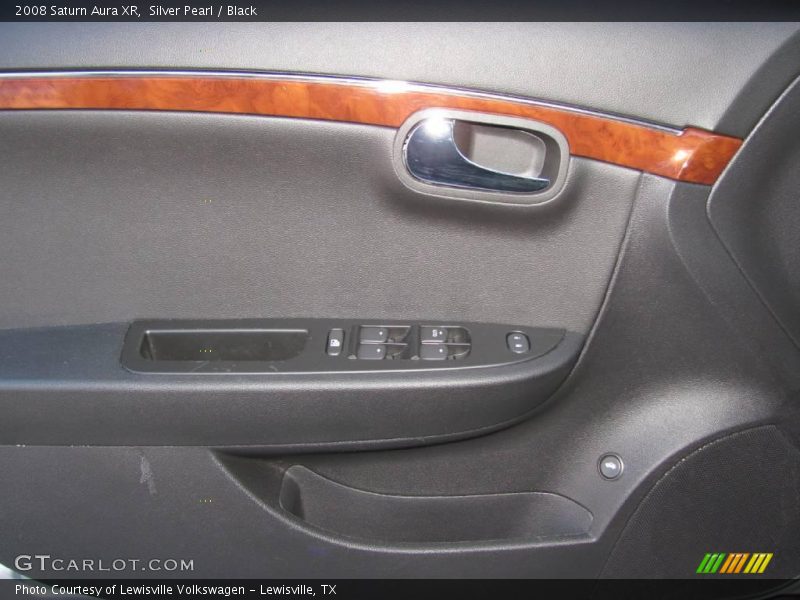 Silver Pearl / Black 2008 Saturn Aura XR
