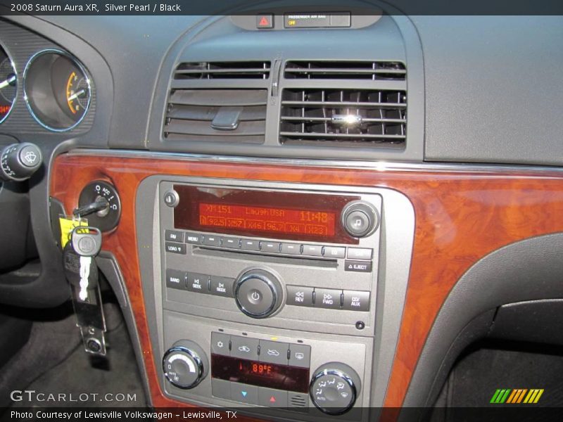 Silver Pearl / Black 2008 Saturn Aura XR