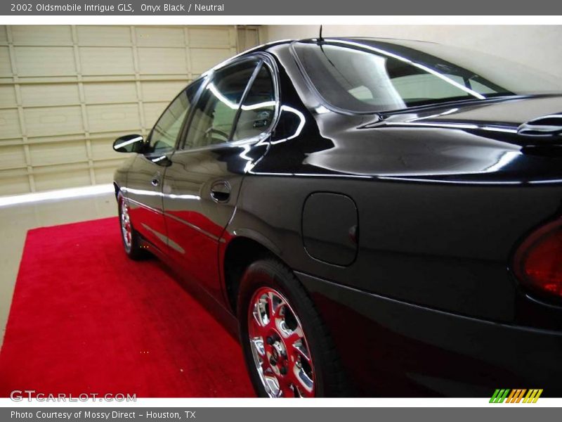 Onyx Black / Neutral 2002 Oldsmobile Intrigue GLS