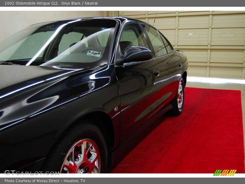 Onyx Black / Neutral 2002 Oldsmobile Intrigue GLS