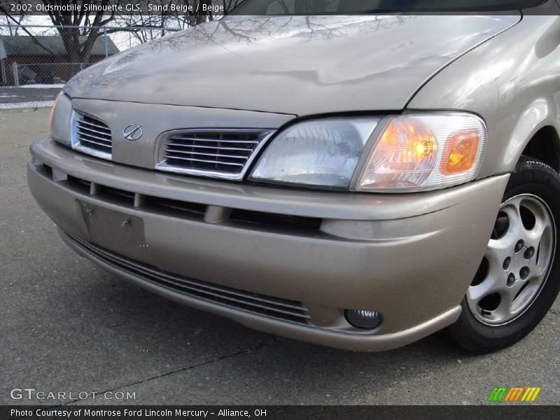 Sand Beige / Beige 2002 Oldsmobile Silhouette GLS