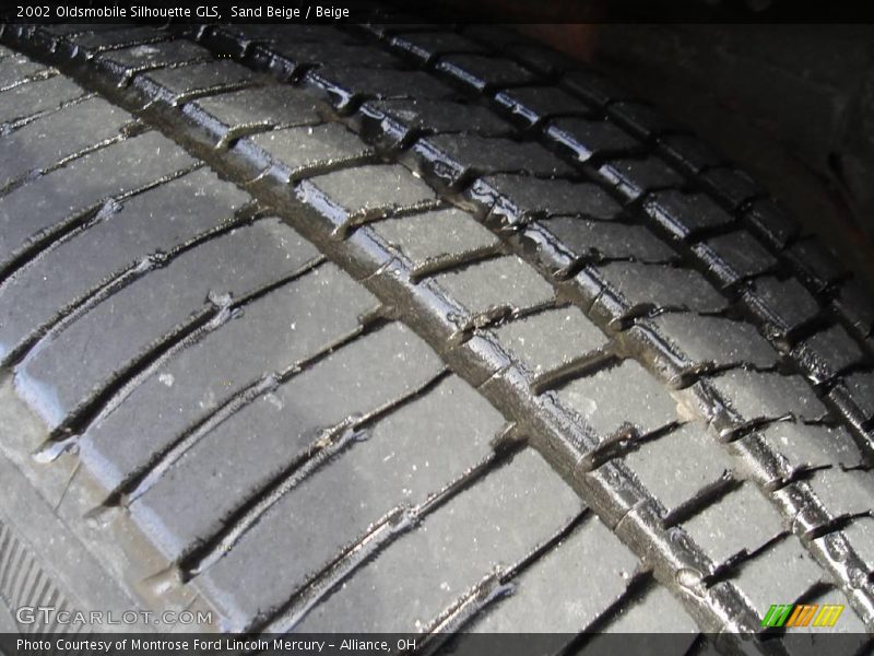 Sand Beige / Beige 2002 Oldsmobile Silhouette GLS