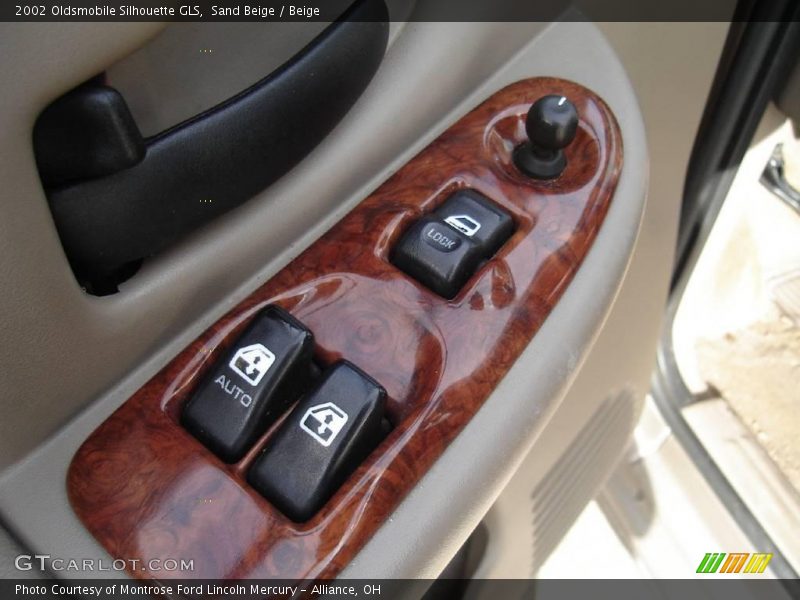 Sand Beige / Beige 2002 Oldsmobile Silhouette GLS
