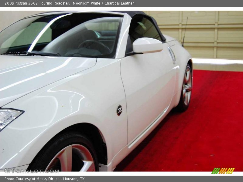 Moonlight White / Charcoal Leather 2009 Nissan 350Z Touring Roadster