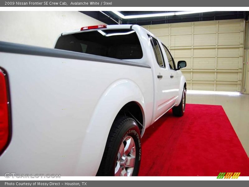 Avalanche White / Steel 2009 Nissan Frontier SE Crew Cab