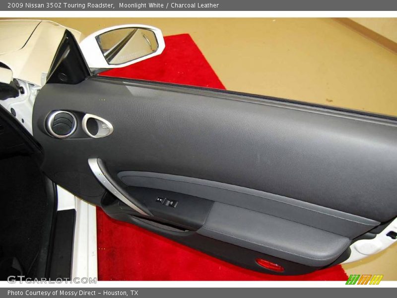 Moonlight White / Charcoal Leather 2009 Nissan 350Z Touring Roadster
