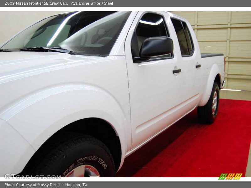 Avalanche White / Steel 2009 Nissan Frontier SE Crew Cab