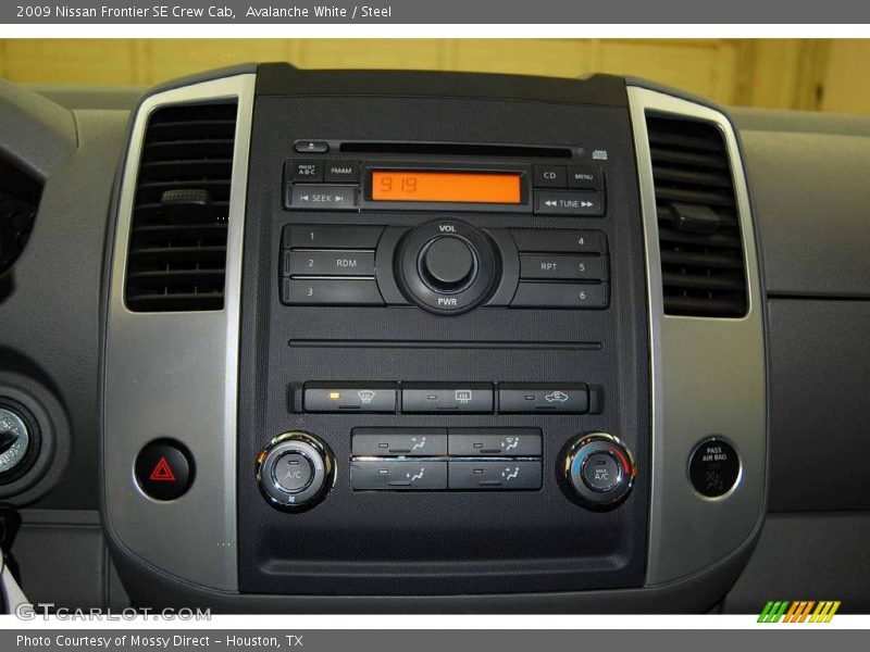 Avalanche White / Steel 2009 Nissan Frontier SE Crew Cab