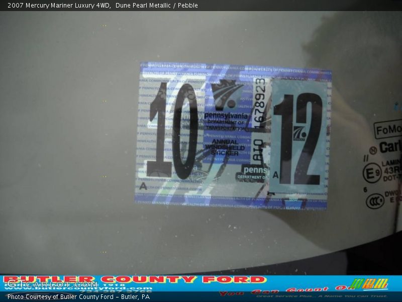 Dune Pearl Metallic / Pebble 2007 Mercury Mariner Luxury 4WD