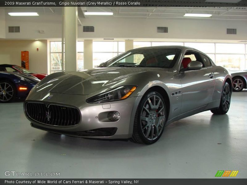 Grigio Nuvolari (Grey Metallic) / Rosso Corallo 2009 Maserati GranTurismo