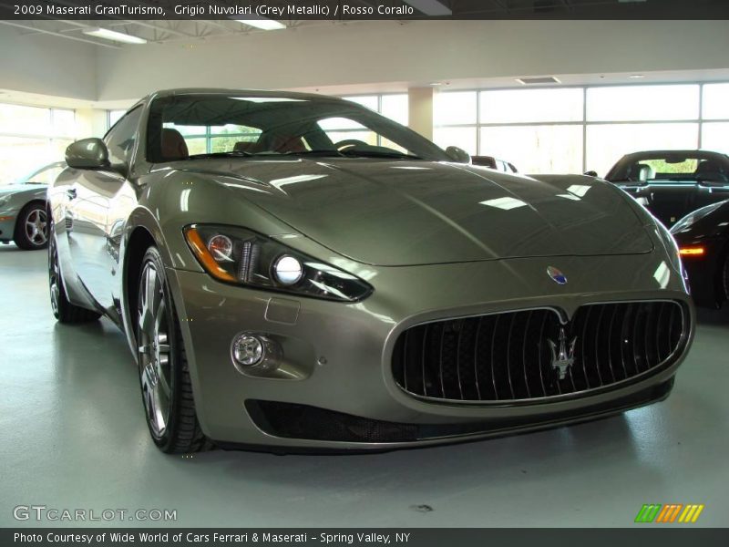 Grigio Nuvolari (Grey Metallic) / Rosso Corallo 2009 Maserati GranTurismo