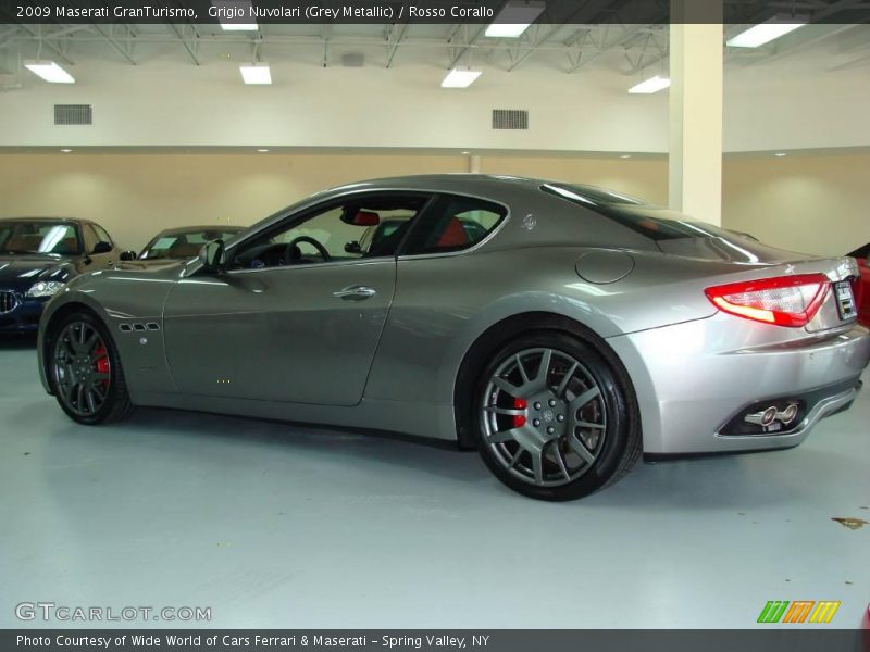 Grigio Nuvolari (Grey Metallic) / Rosso Corallo 2009 Maserati GranTurismo