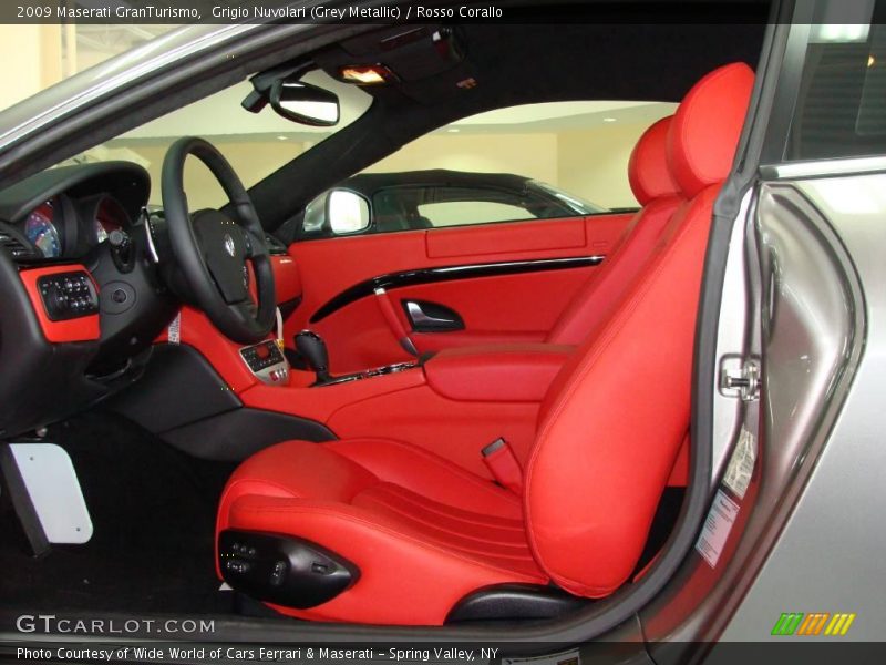 Grigio Nuvolari (Grey Metallic) / Rosso Corallo 2009 Maserati GranTurismo