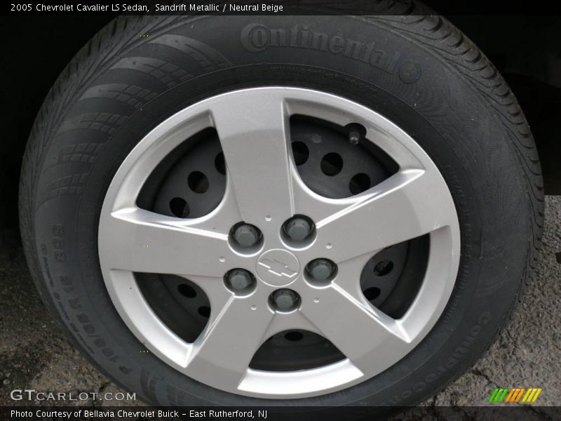 Sandrift Metallic / Neutral Beige 2005 Chevrolet Cavalier LS Sedan