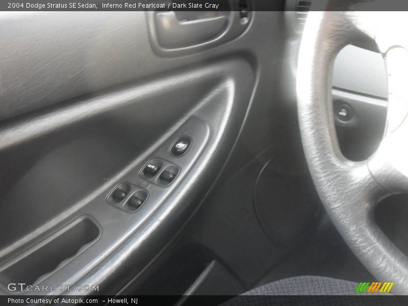Inferno Red Pearlcoat / Dark Slate Gray 2004 Dodge Stratus SE Sedan