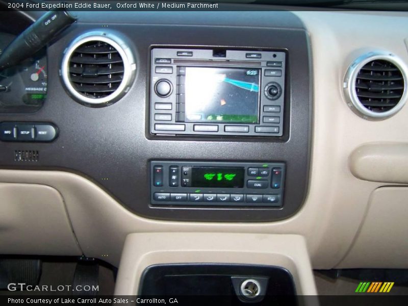 Oxford White / Medium Parchment 2004 Ford Expedition Eddie Bauer