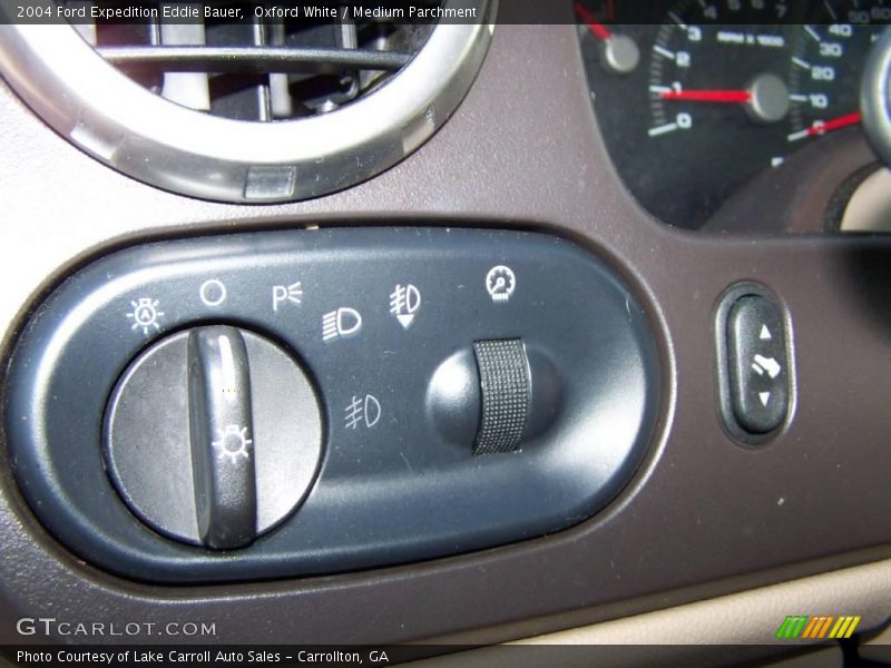 Oxford White / Medium Parchment 2004 Ford Expedition Eddie Bauer