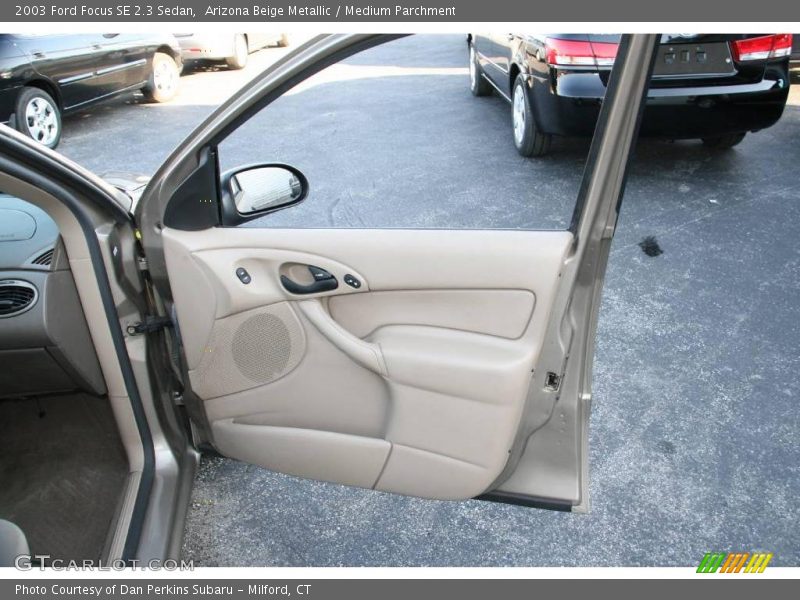 Arizona Beige Metallic / Medium Parchment 2003 Ford Focus SE 2.3 Sedan
