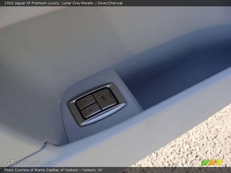 Lunar Grey Metallic / Dove/Charcoal 2009 Jaguar XF Premium Luxury