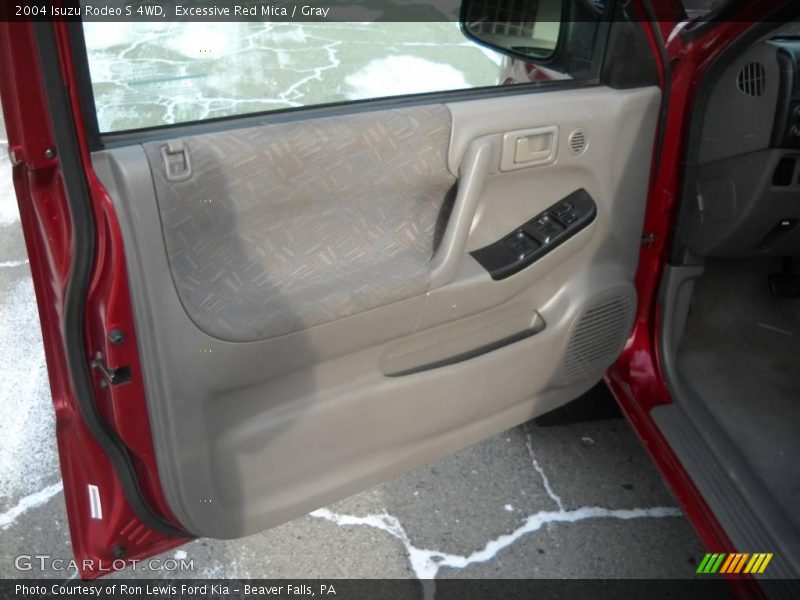 Excessive Red Mica / Gray 2004 Isuzu Rodeo S 4WD