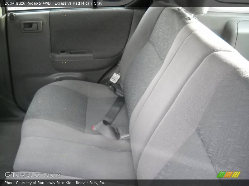 Excessive Red Mica / Gray 2004 Isuzu Rodeo S 4WD