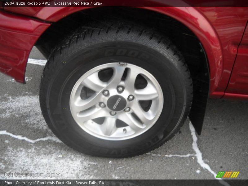 Excessive Red Mica / Gray 2004 Isuzu Rodeo S 4WD