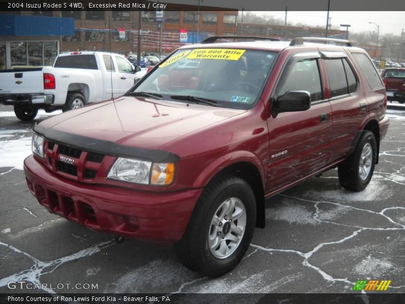 Excessive Red Mica / Gray 2004 Isuzu Rodeo S 4WD