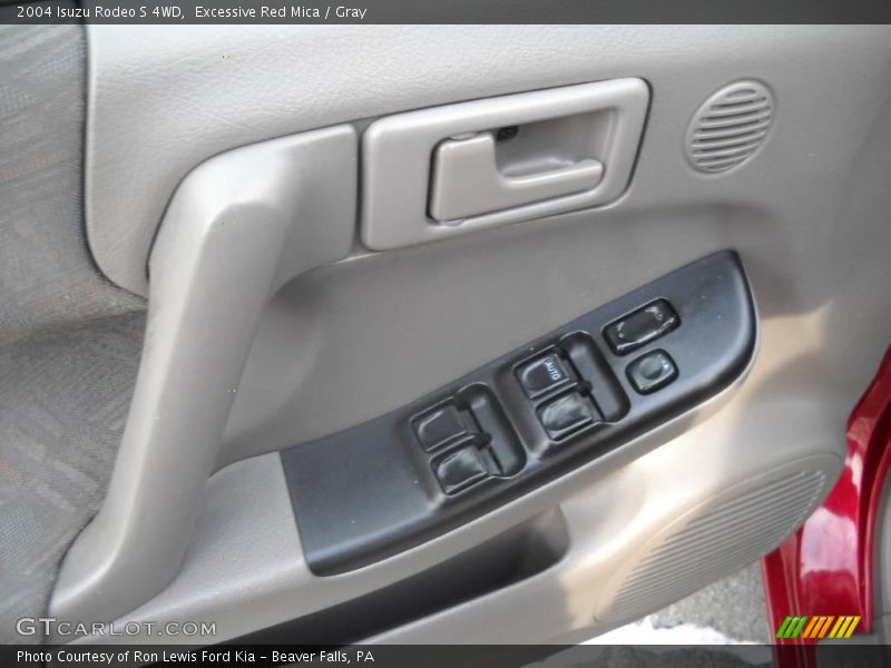 Excessive Red Mica / Gray 2004 Isuzu Rodeo S 4WD