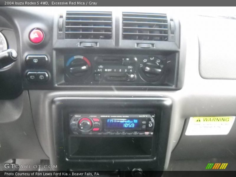 Excessive Red Mica / Gray 2004 Isuzu Rodeo S 4WD