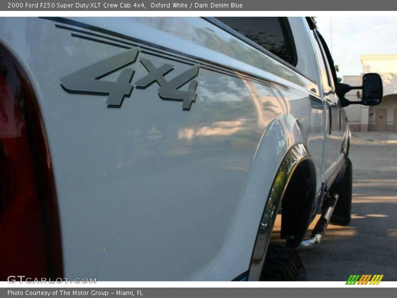 Oxford White / Dark Denim Blue 2000 Ford F250 Super Duty XLT Crew Cab 4x4
