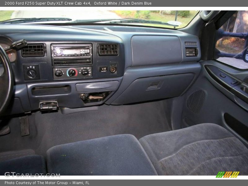 Oxford White / Dark Denim Blue 2000 Ford F250 Super Duty XLT Crew Cab 4x4