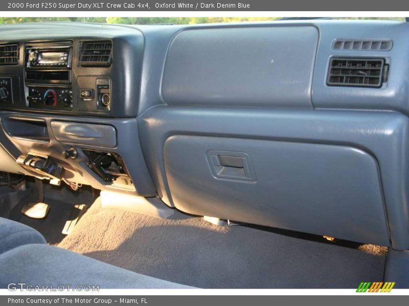 Oxford White / Dark Denim Blue 2000 Ford F250 Super Duty XLT Crew Cab 4x4