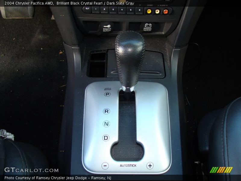 Brilliant Black Crystal Pearl / Dark Slate Gray 2004 Chrysler Pacifica AWD
