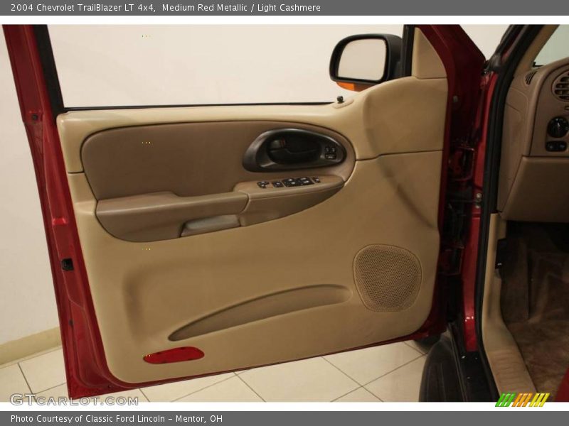 Medium Red Metallic / Light Cashmere 2004 Chevrolet TrailBlazer LT 4x4