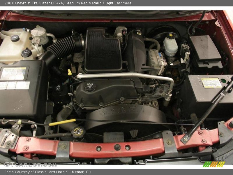 Medium Red Metallic / Light Cashmere 2004 Chevrolet TrailBlazer LT 4x4