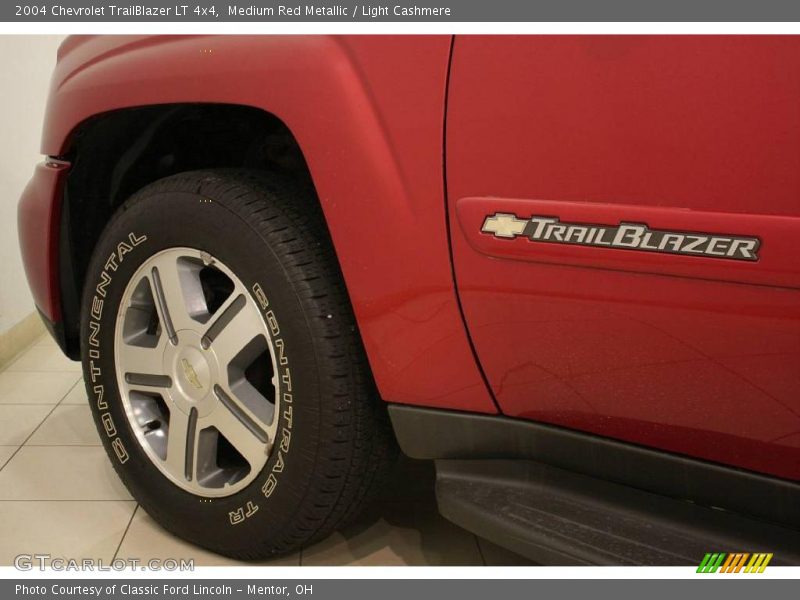 Medium Red Metallic / Light Cashmere 2004 Chevrolet TrailBlazer LT 4x4
