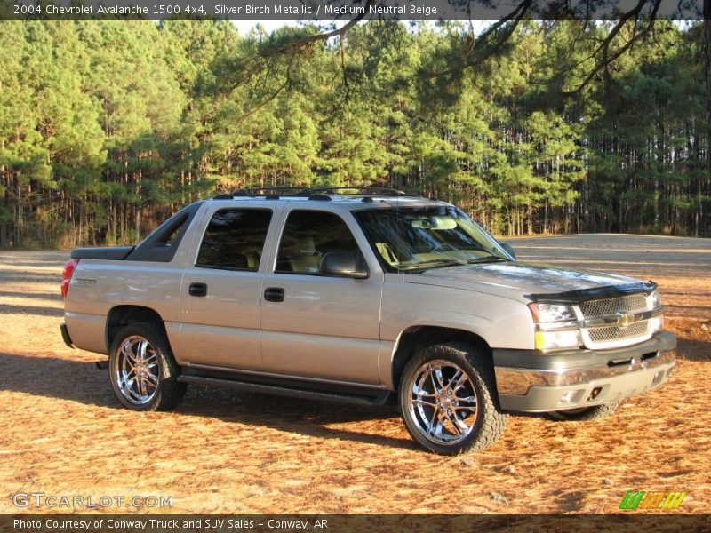Silver Birch Metallic / Medium Neutral Beige 2004 Chevrolet Avalanche 1500 4x4